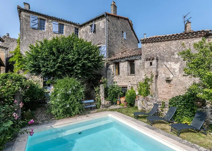 Des Hirondelles 3* Puycelci