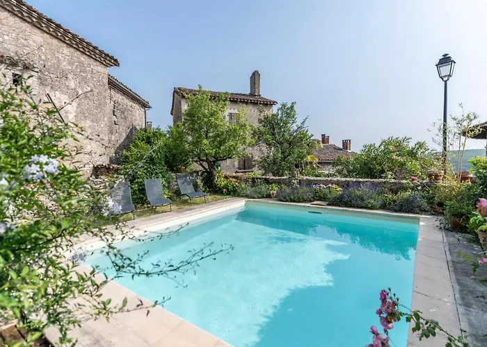 Des Hirondelles فندق مبيت وإفطار 3*