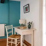 Des Hirondelles Bed & Breakfast 3*