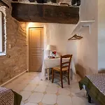 Des Hirondelles 3*